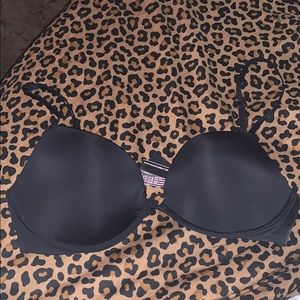 Black Victoria’s Secret push up bra (Size 32D)